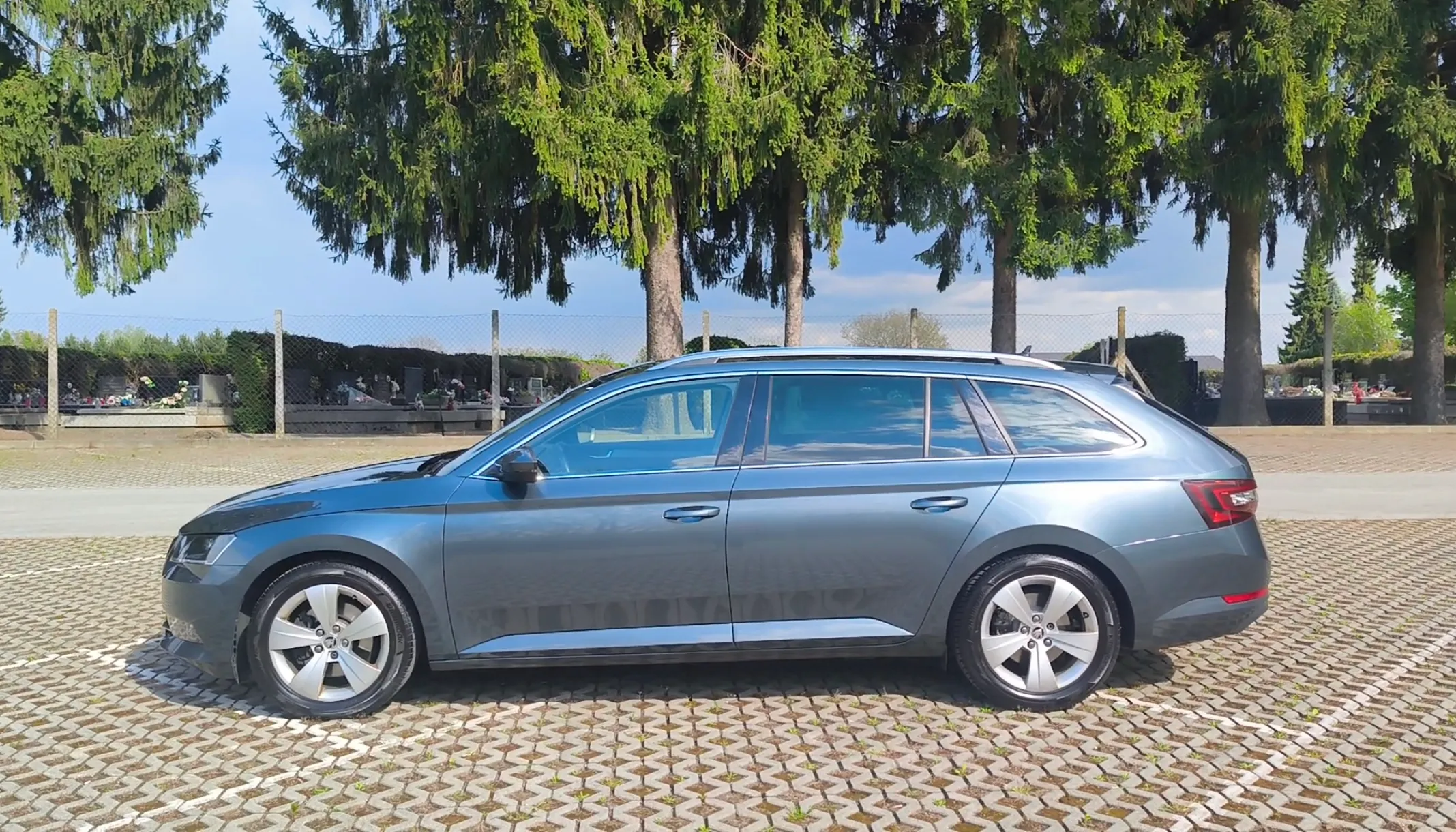 škoda superb combi 2,0 tdi, dsg, virtual, 140kw, ekstra stanje - slika 12
