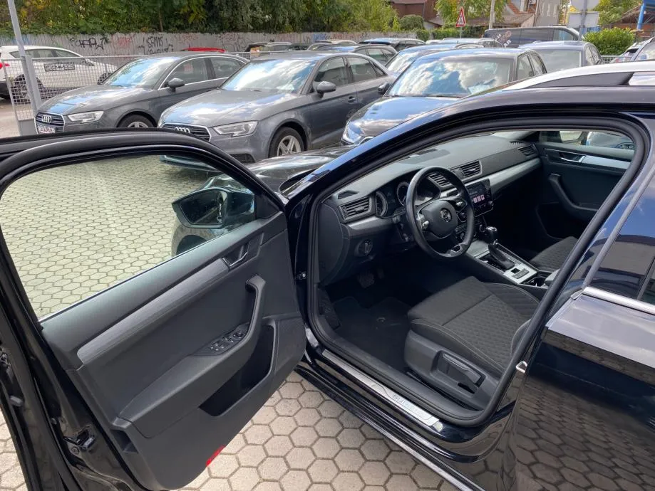 škoda superb combi 1,4 tsi plug-in hybrid executive dsg 4xgarancije - slika 11