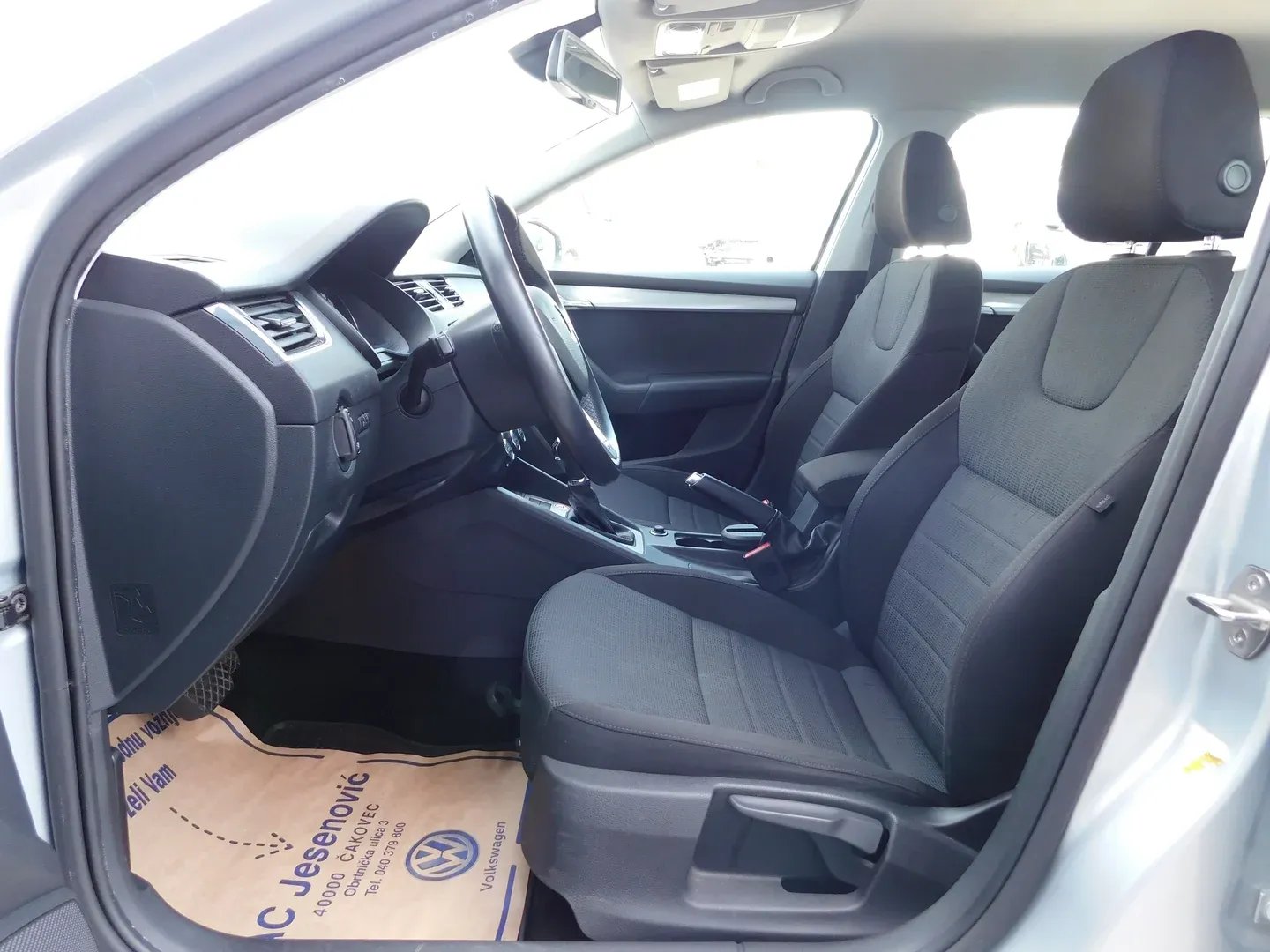 02567 škoda octavia combi style 1.6 tdi dsg - slika 9