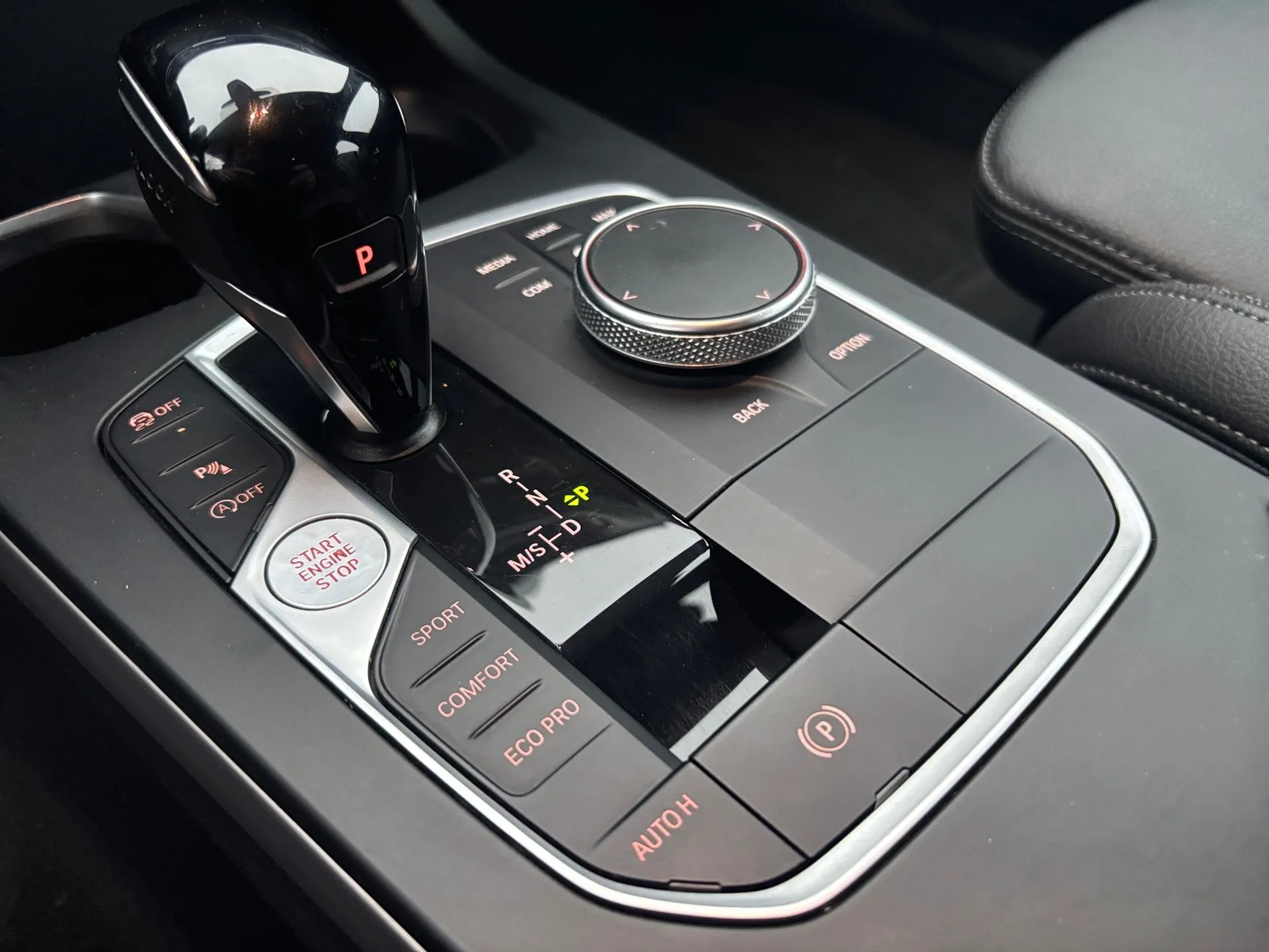 bmw serija 1 118d automatik - slika 15