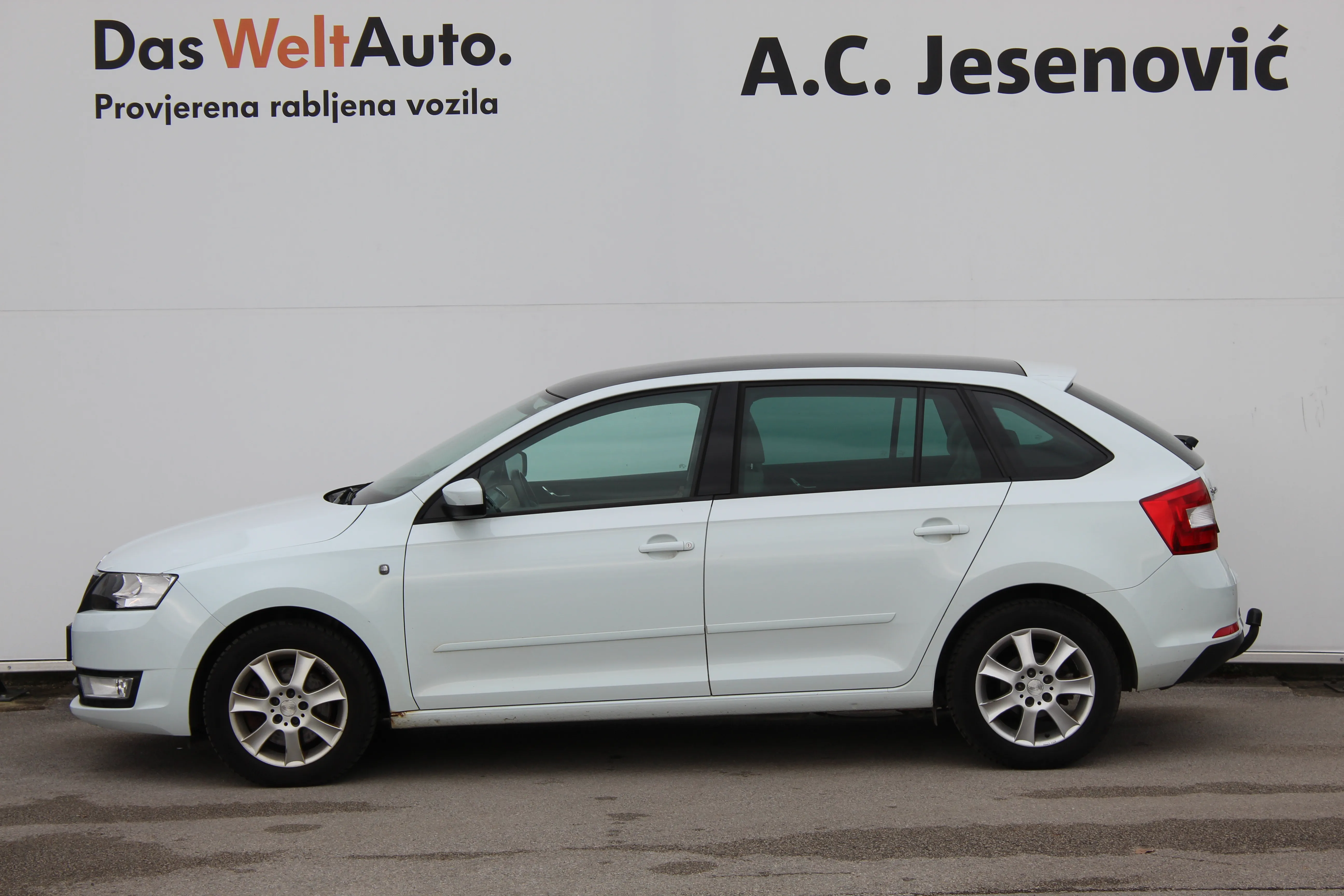 13098 škoda rapid spaceback ambition 1.6 tdi cr - slika 8