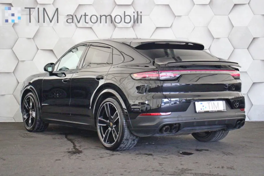 porsche cayenne coupe 3.0 v6t 4x4 aut sport chrono+ panomatrix led bos - slika 3