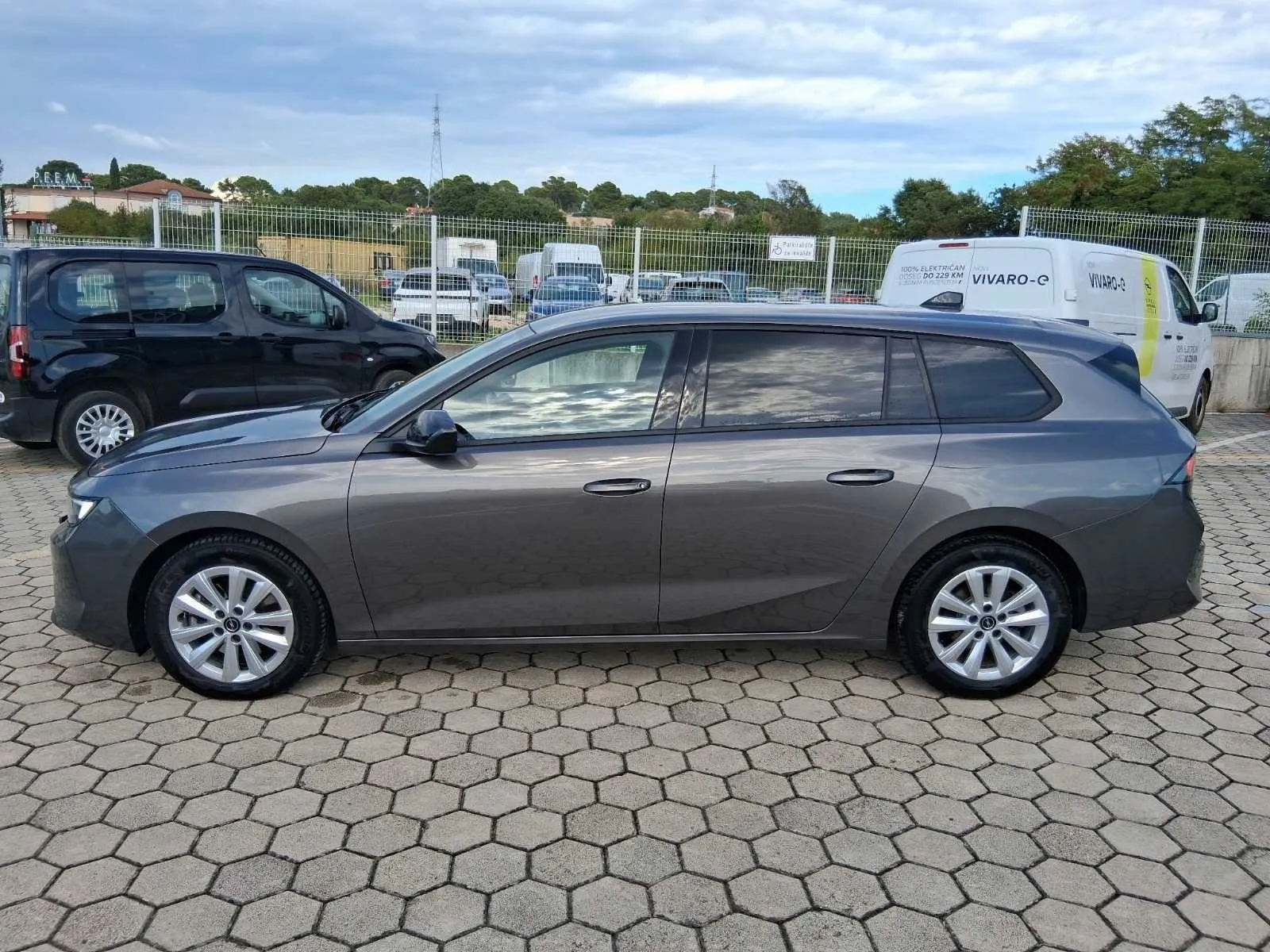 astra sports tourer edition 1,5 cdti at8 - slika 7