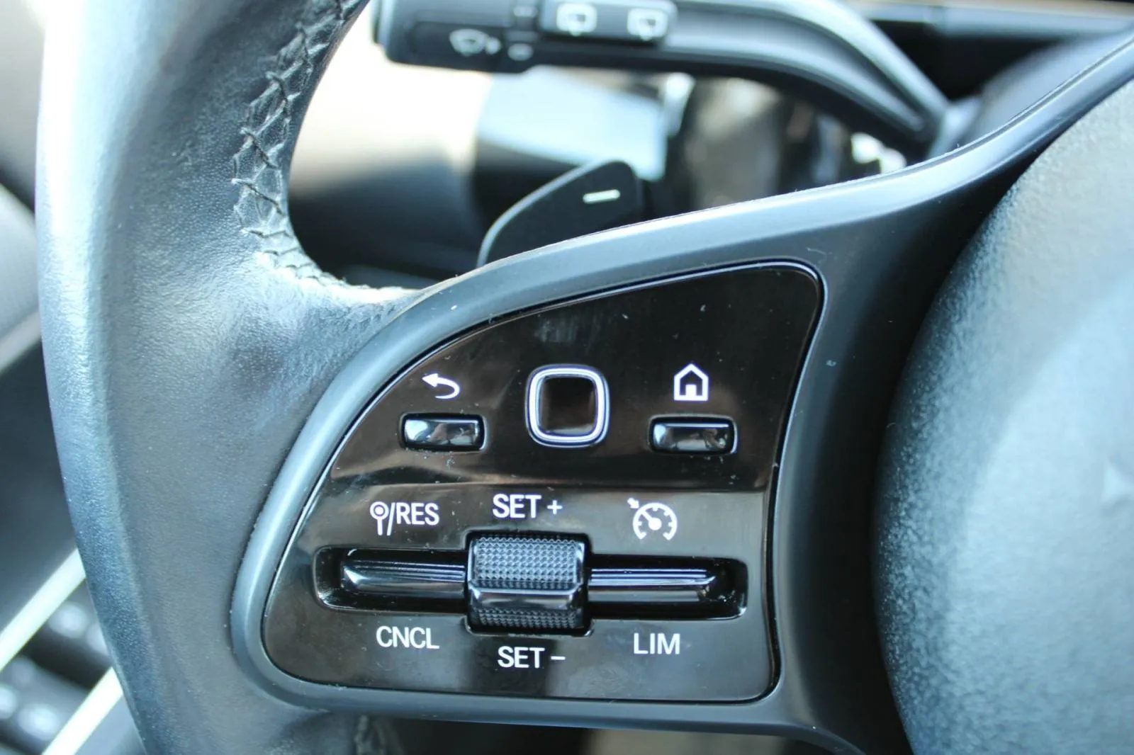 mercedes-benz klasa b 180d automatik *led, navigacija, kamera* - slika 15