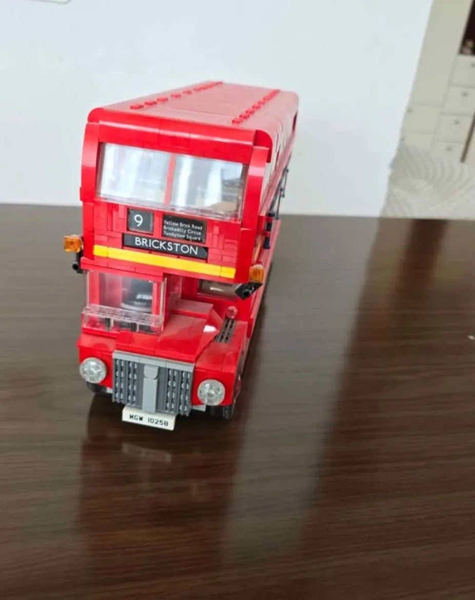 prodajem lego 10258 - london bus - slika 4