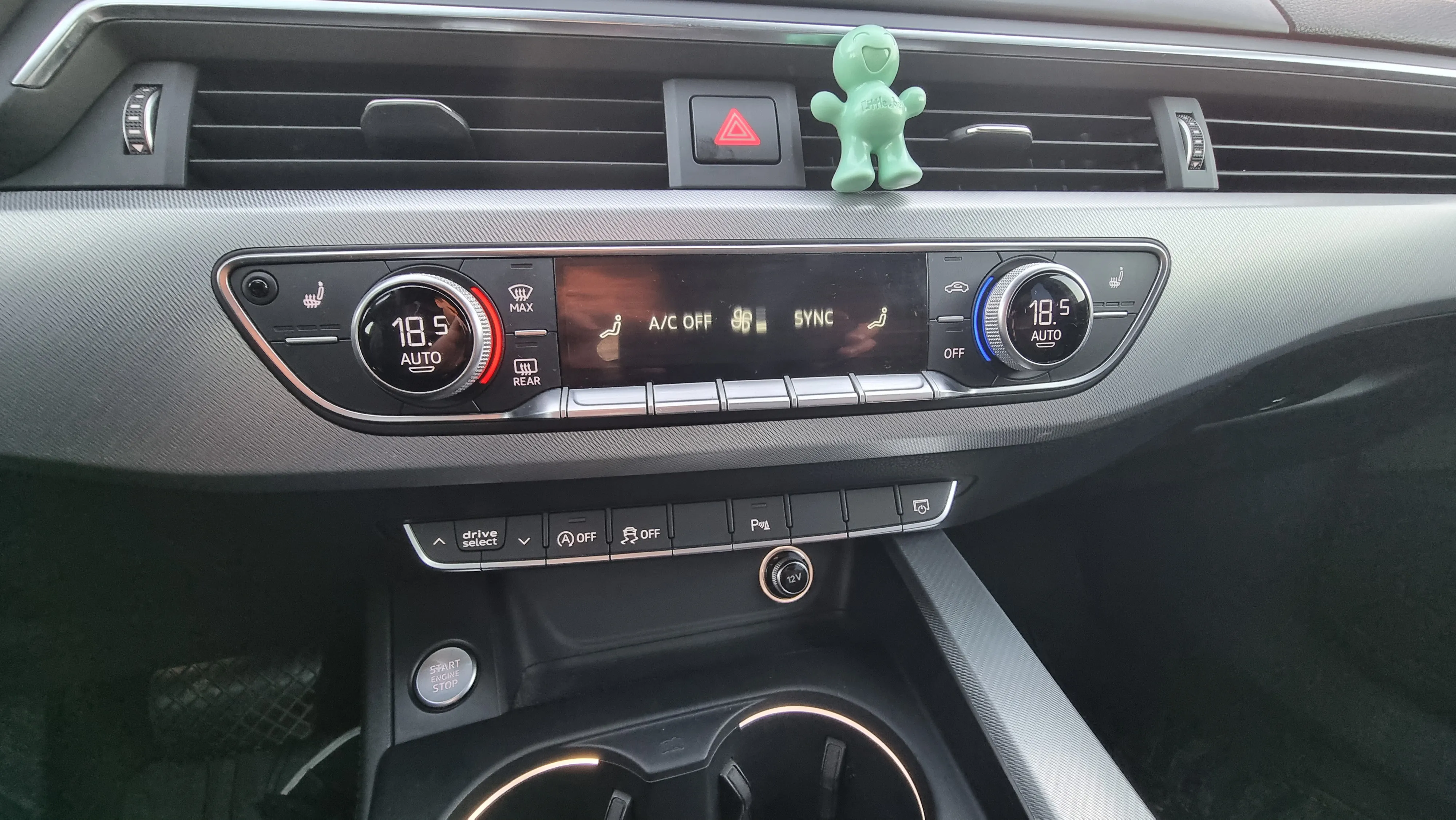 audi a4 2,0 tdi automatik, s line, led, alkantara, 140kw - slika 17
