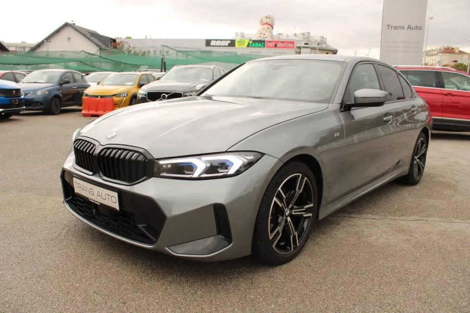 BMW serija 3 320d xDrive AUTOMATIK M-paket *LED, HEAD-UP, KAMERA, NAVI - Zagreb