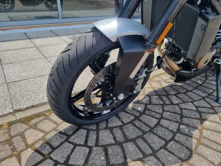 husqvarna vitpilen 701 abs tcs, shark, s garancijom, 2019 god. - slika 11