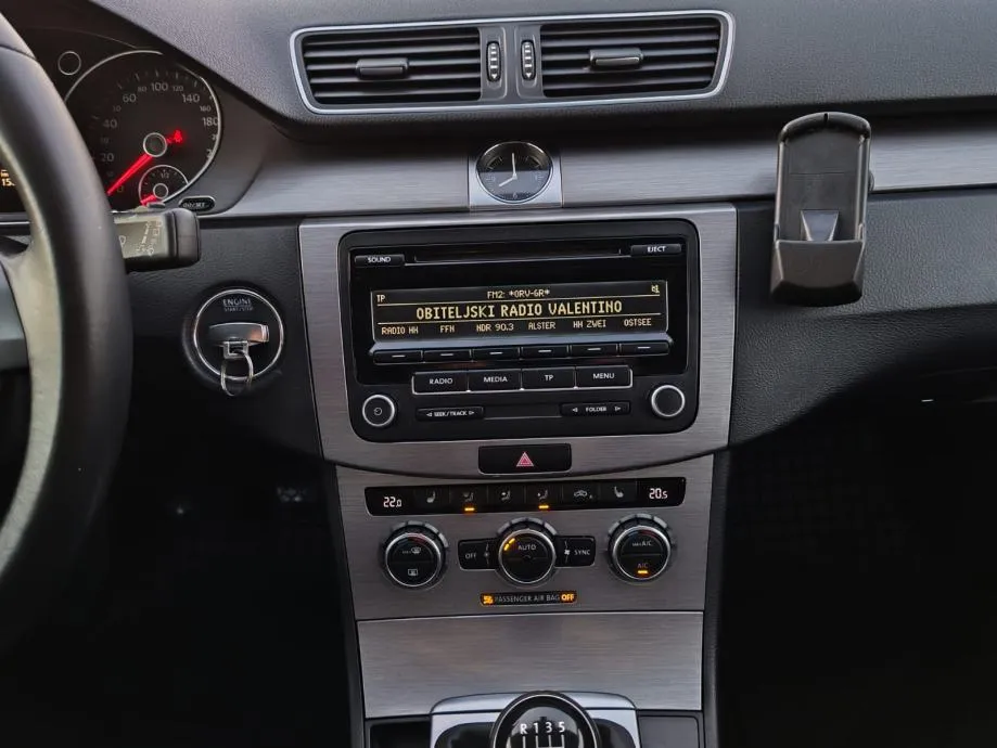 vw passat variant 1,6 tdi 153000 km , 2013 g. kartice - slika 15