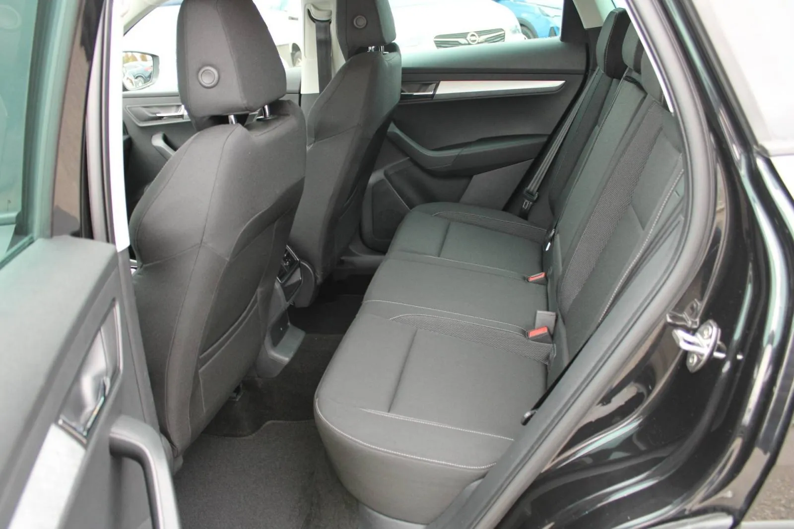 škoda karoq 2.0 tdi dsg *led, navigacija, kamera* - slika 12