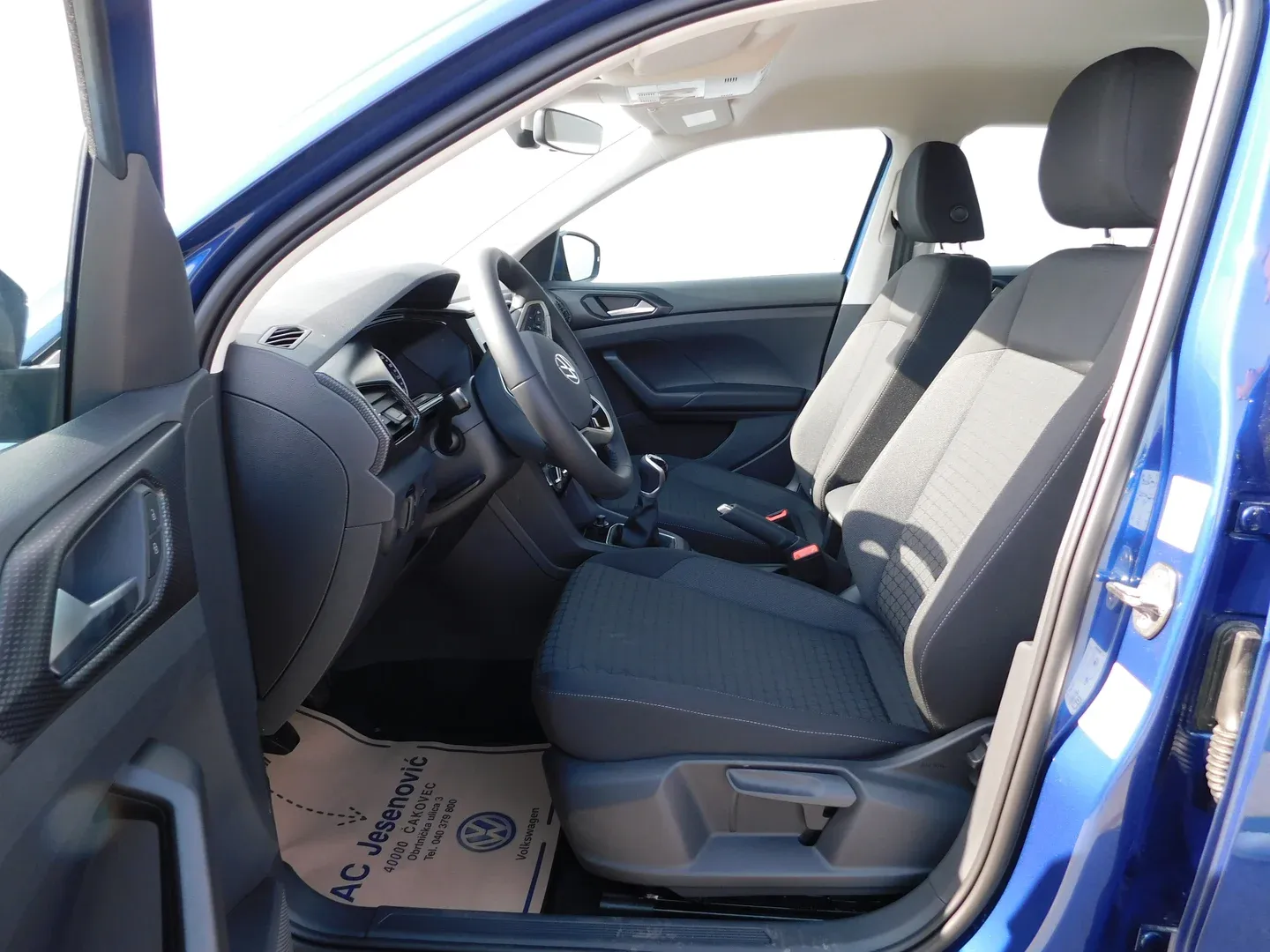 08709 volkswagen t-cross 1.0 tsi life - slika 8