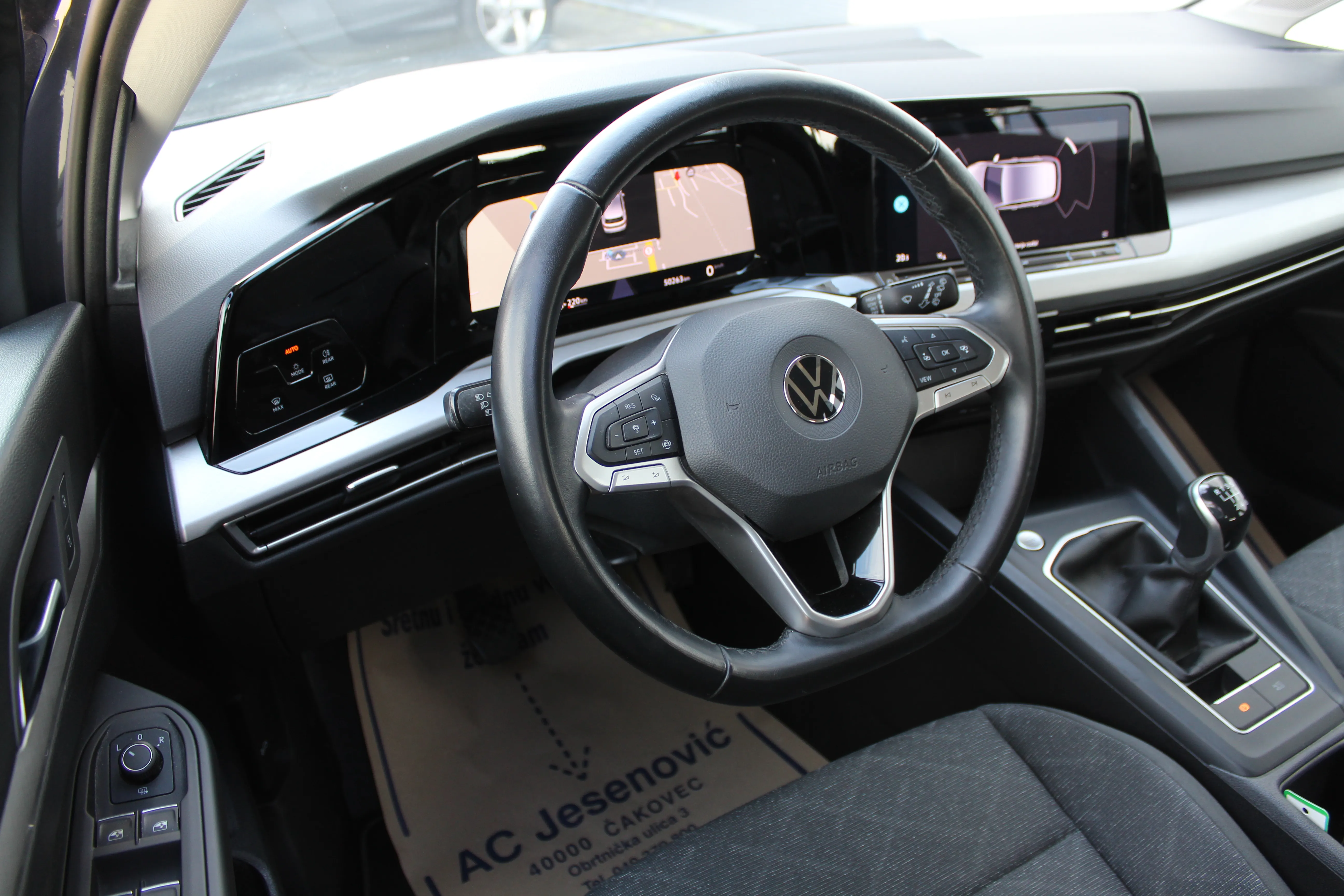13199 volkswagen golf 1.0 tsi life - slika 9