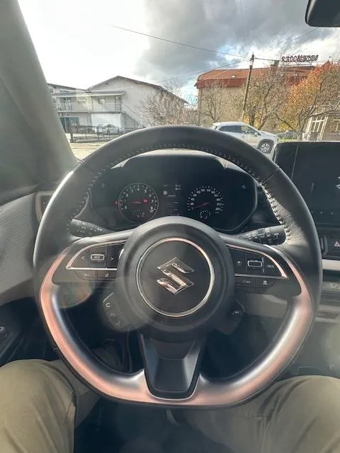 suzuki swift 1,2 hybrid gl+ premium 2wd financiranje 1/3 sa 3% kamata - slika 10