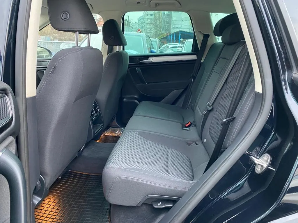 vw touareg v6 tdi bmt 4 motion automatik, 1. vlasnik, 4 x garancija! - slika 11