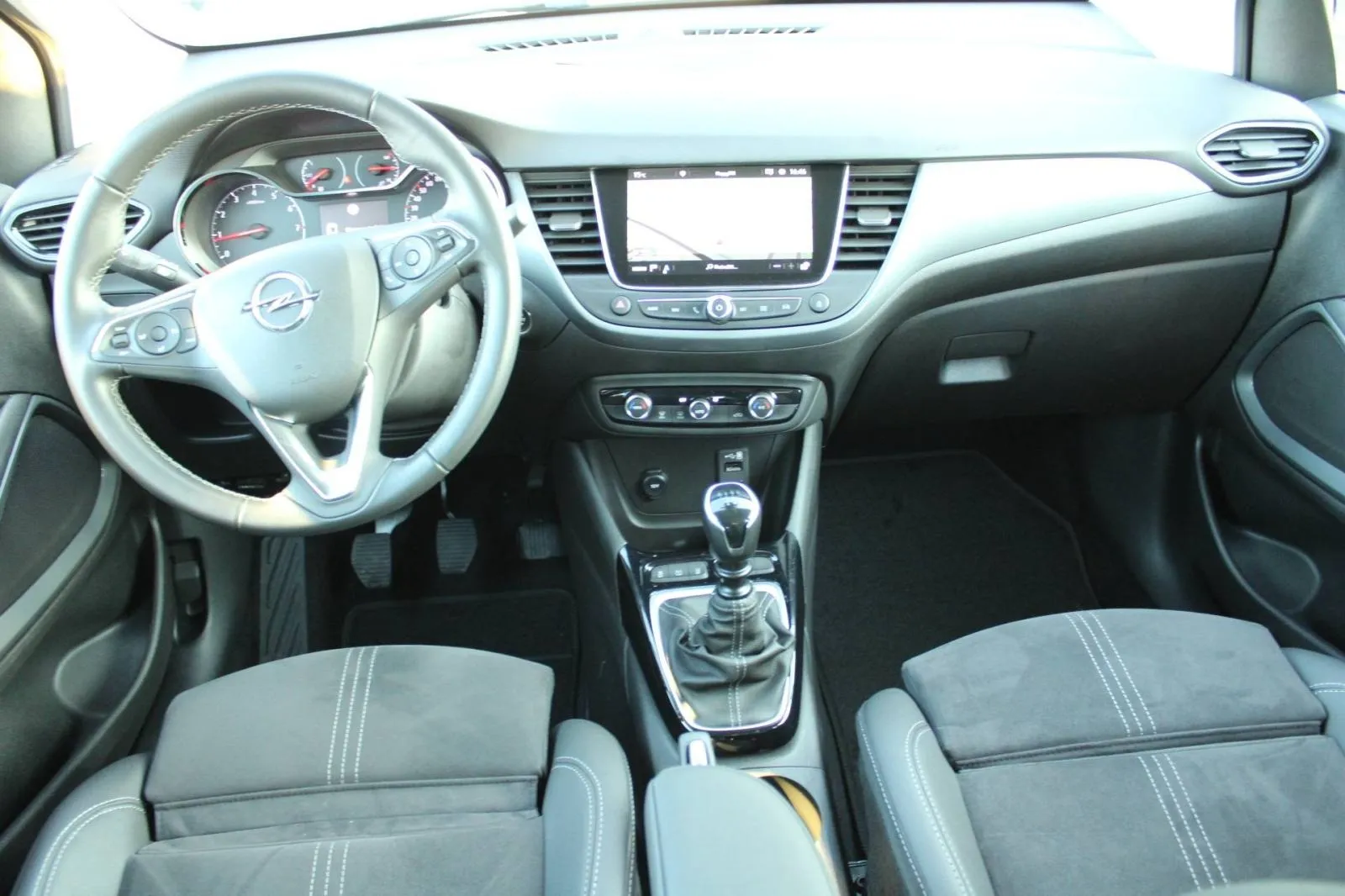 opel crossland 1.2 turbo ultimate *led, navigacija, kamera* - slika 14