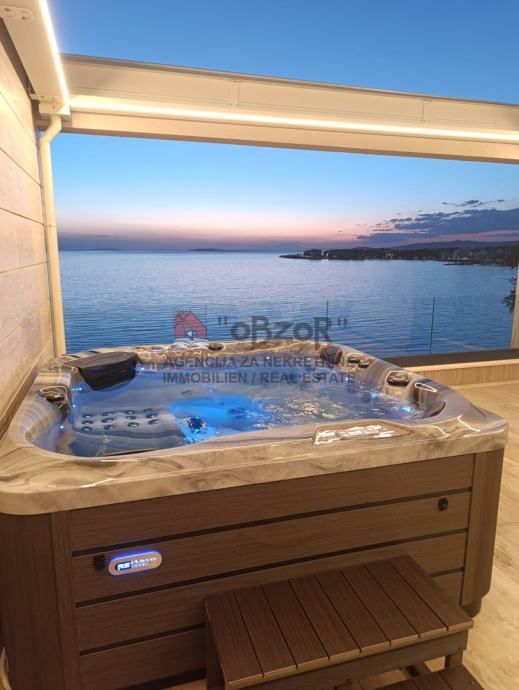 povljana-dvoetažan apartman(s5) penthouse - prvi red do mora - slika 15