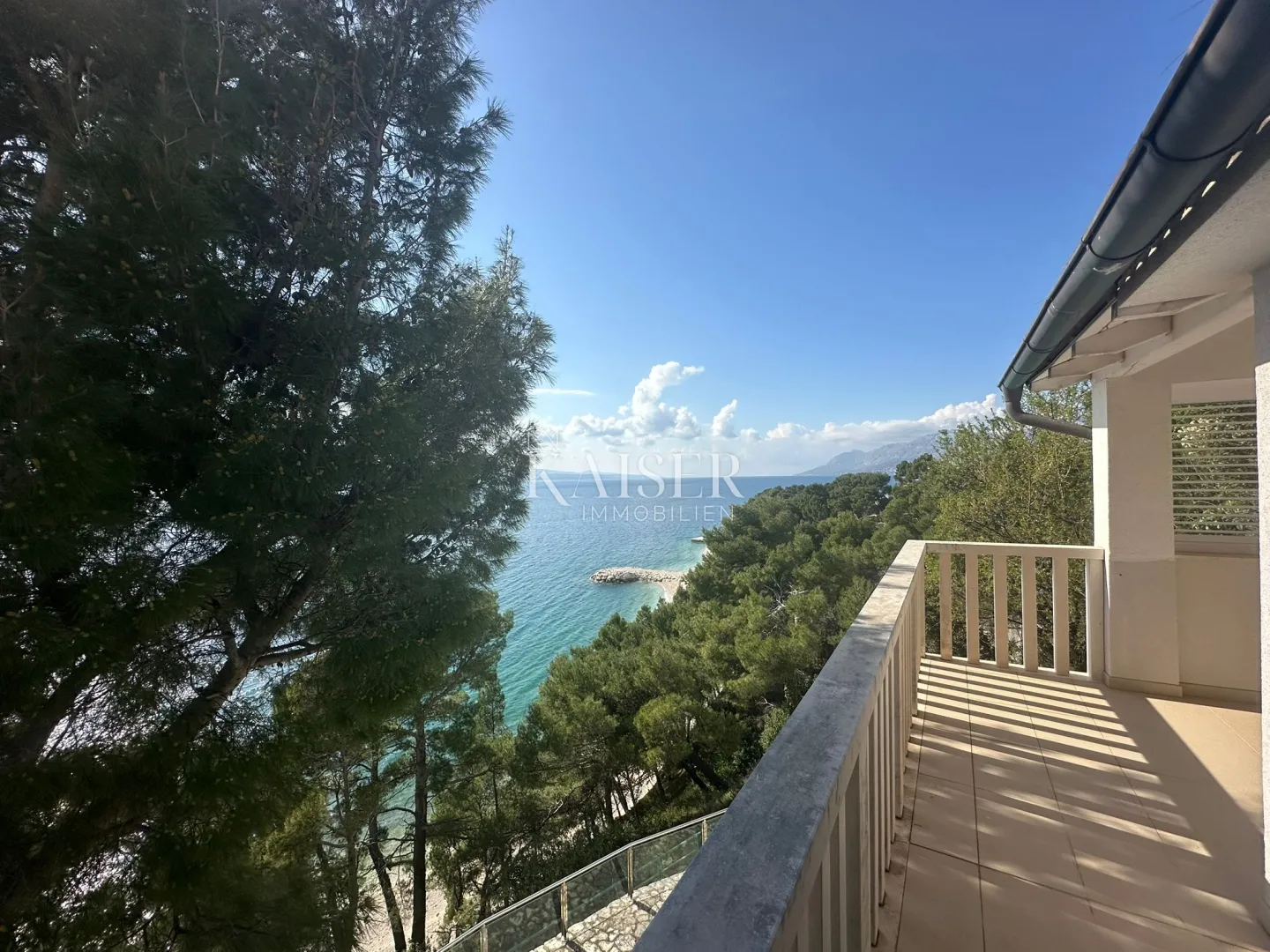 baška voda - penthouse 85m2, prvi red do mora, top lokacija - slika 5