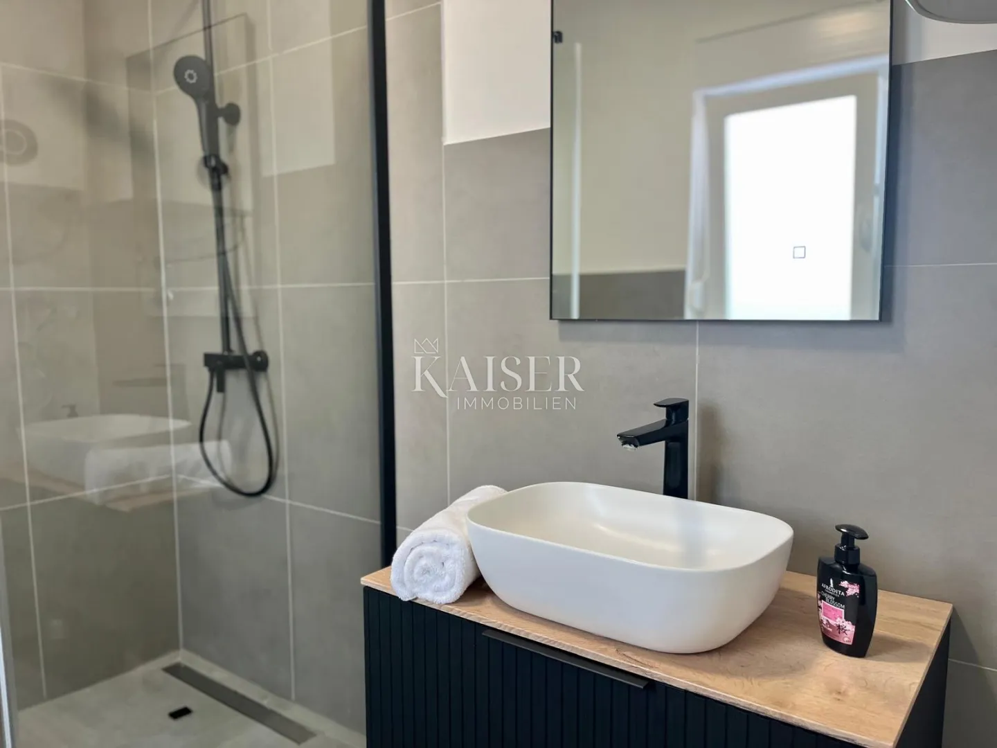 prostrani trosobni apartman (s1) u prizemlju novogradnje, vir – pedinka - slika 12