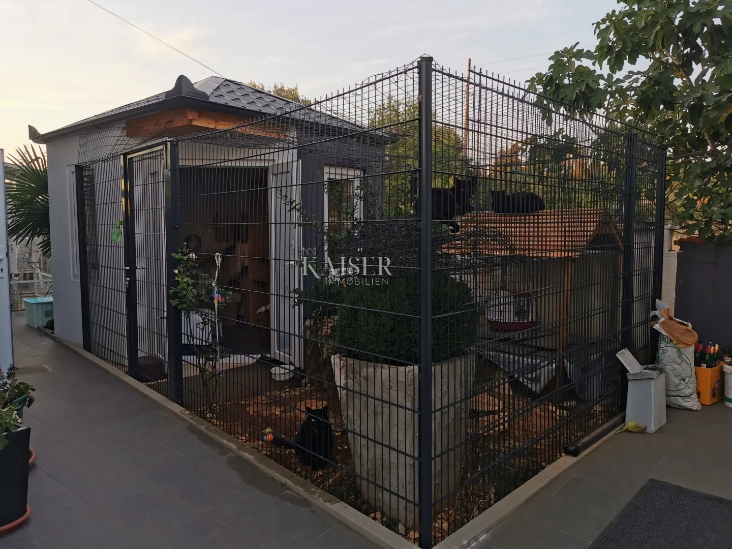 zadar, okolica - luksuzna vila sa uhodanim poslovanjem - slika 11
