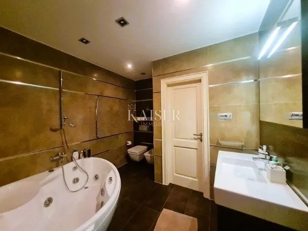 zadar, poluotok, luksuzno uređen stan, 104,32 m2, u blizini kalelarge - slika 15