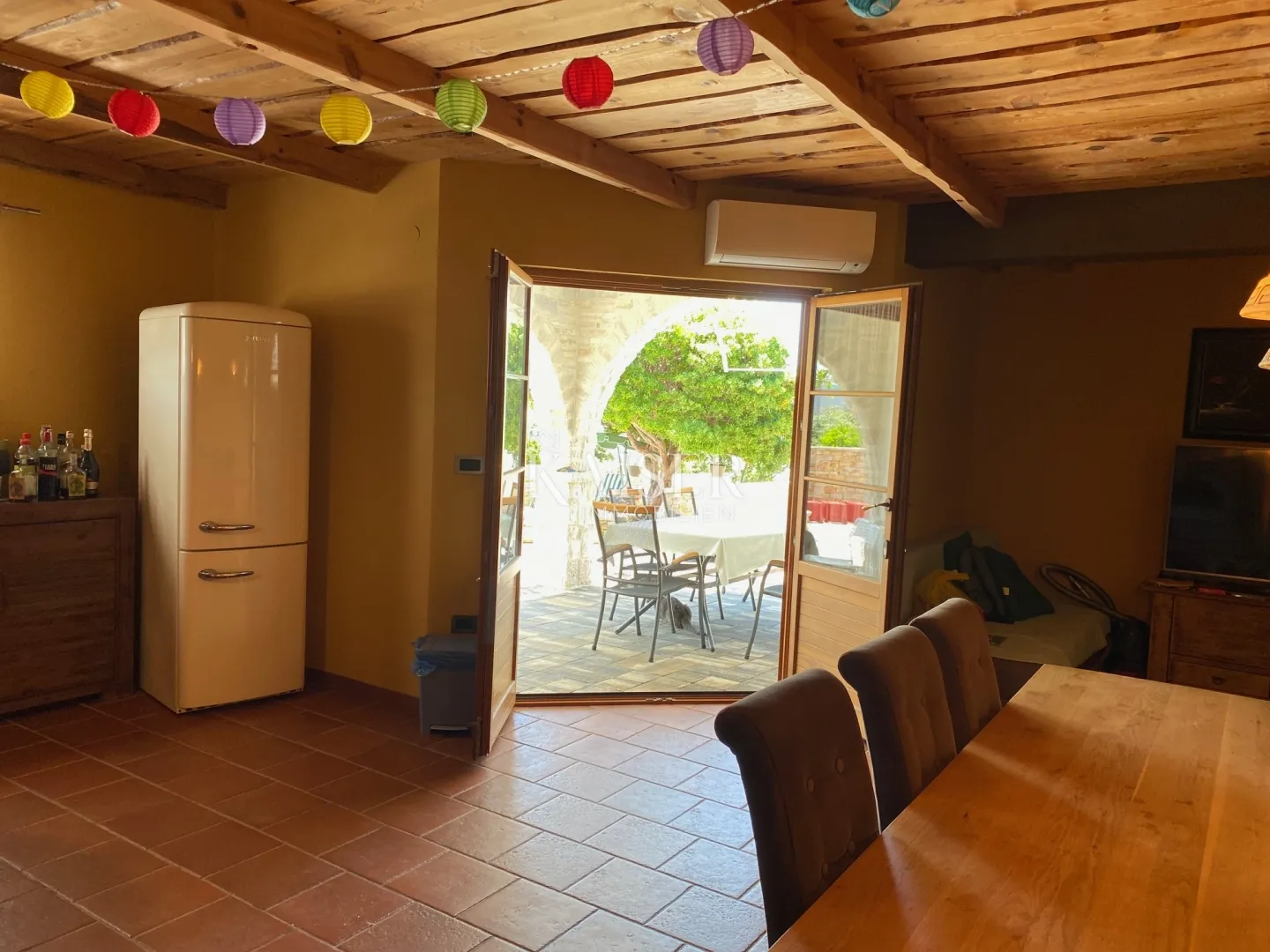 šibenik, brodarica - vila s bazenom i pogledom na more - slika 16
