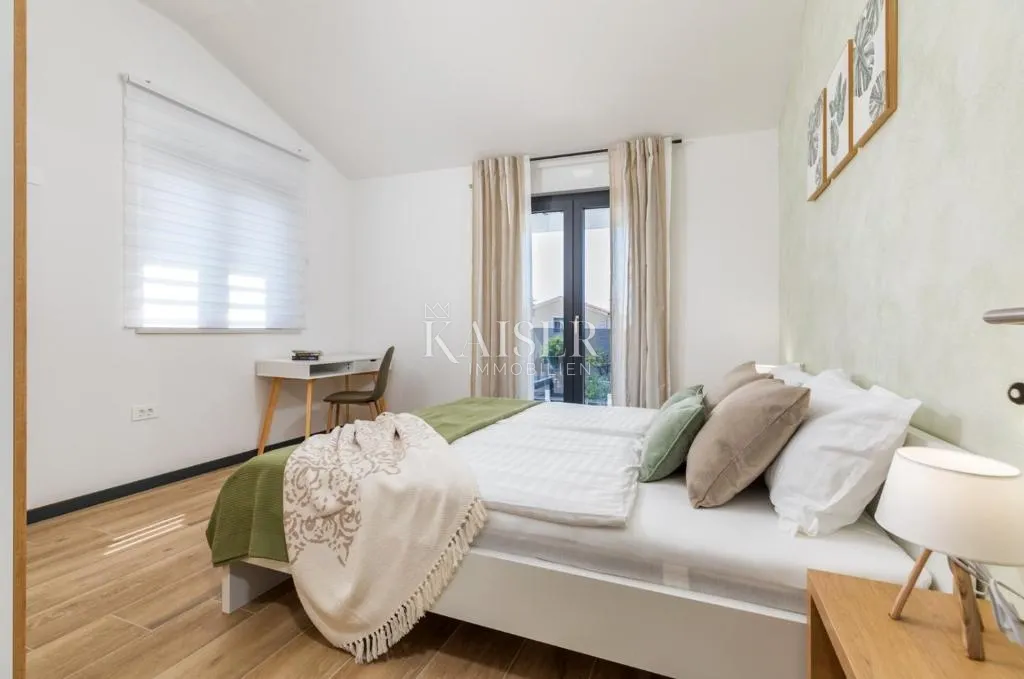 istra, poreč, vila s bazenom i pogledom na more - slika 22