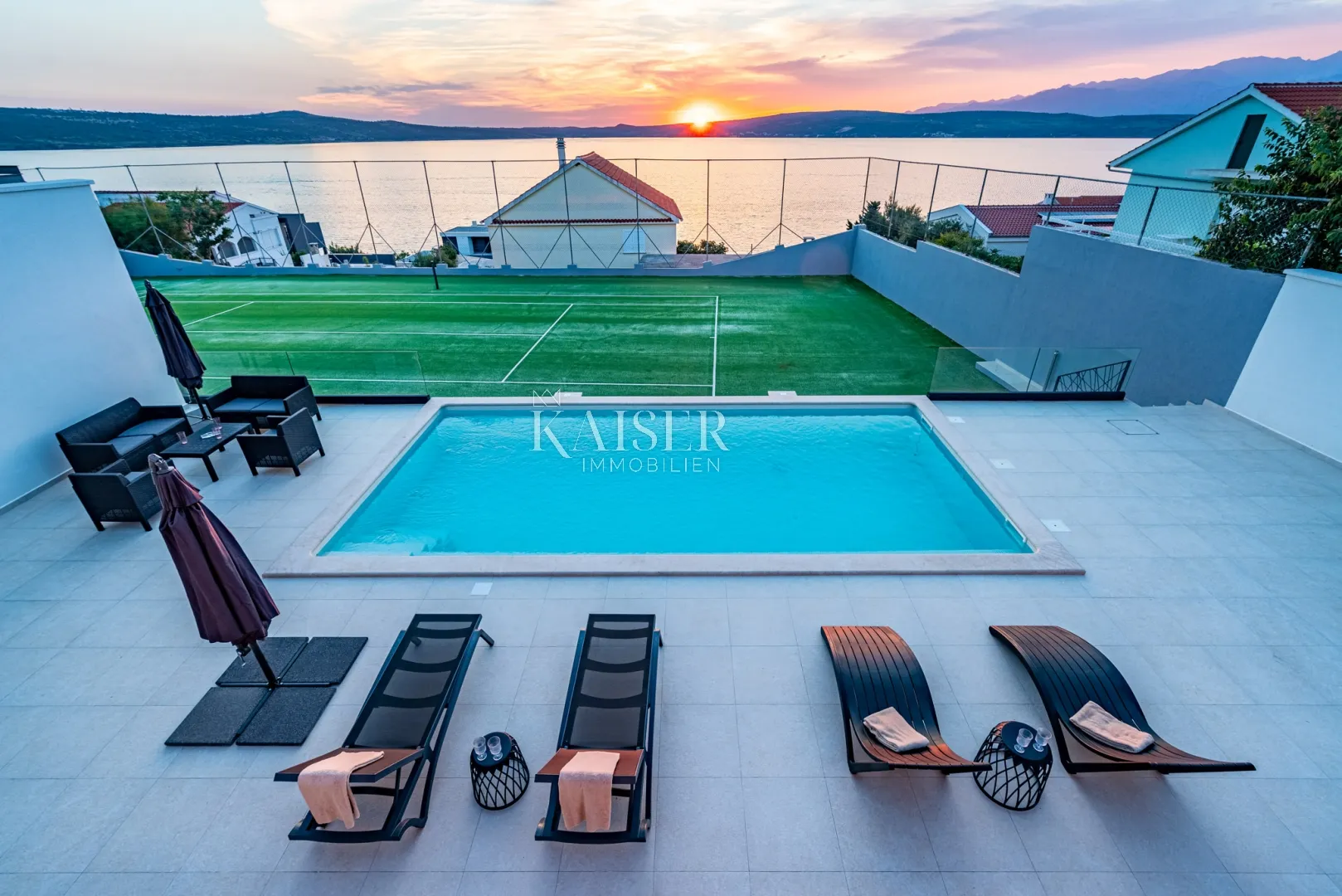 zadar, novigrad - villa s bazenom 250m2, 70m od mora - slika 2