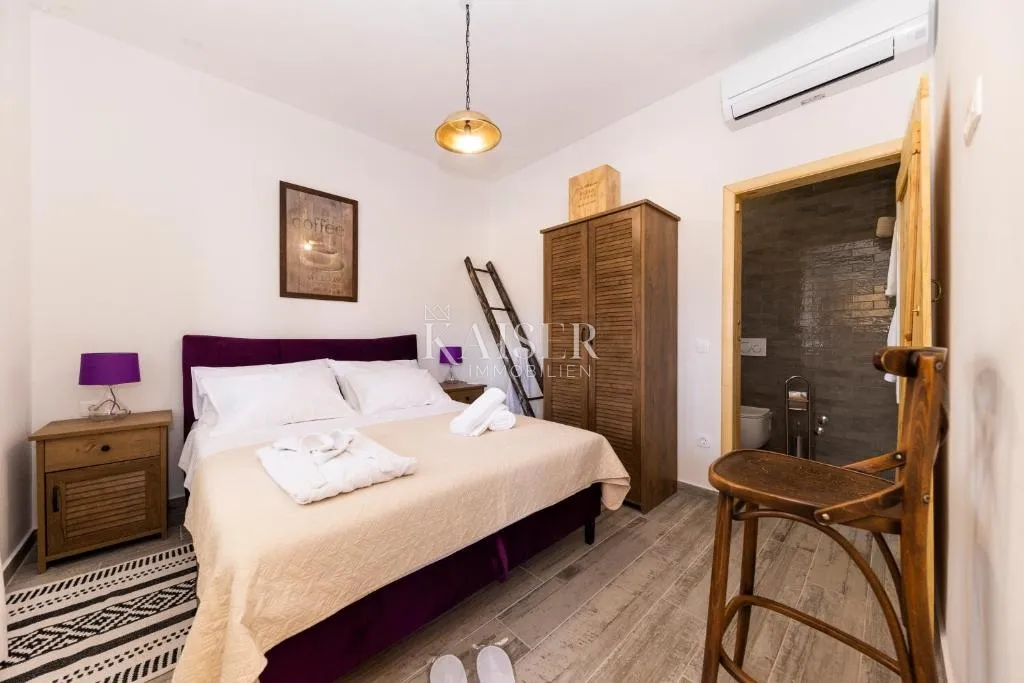 autentična kamena vila s bazenom, samo 30 metara od mora, otok pašman – ždrelac - slika 16