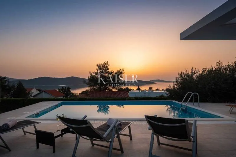 šibenik-žaborić – luksuzna vila 358 m² s bazenom, konobom i panoramskim pogledom - slika 38