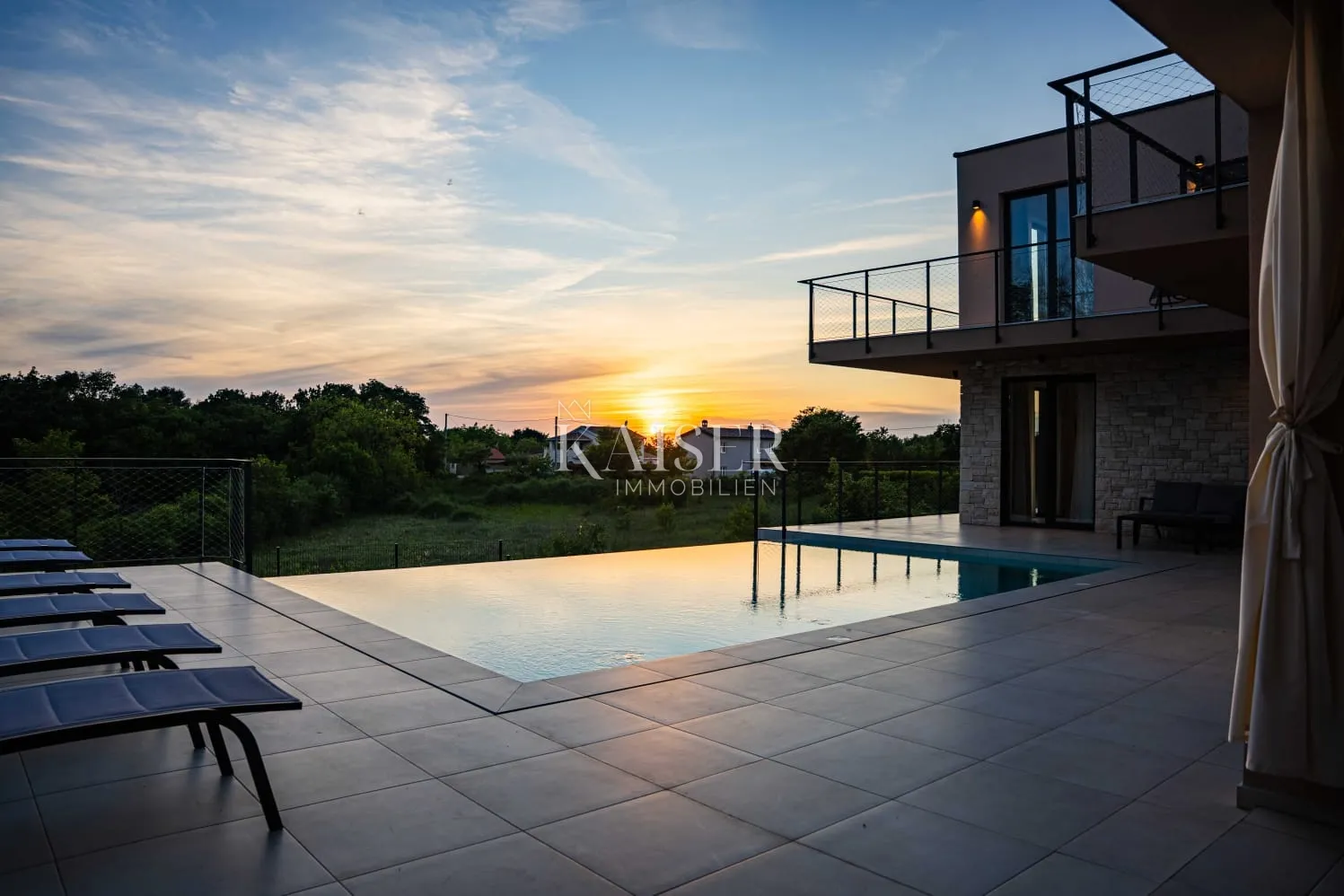 istra, višnjan - moderna vila s bazenom - slika 11