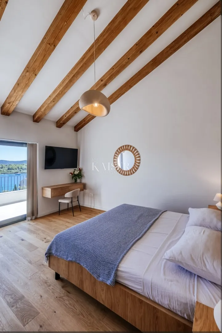 luksuzna vila s infinity bazenom i pogledom na more - slika 29