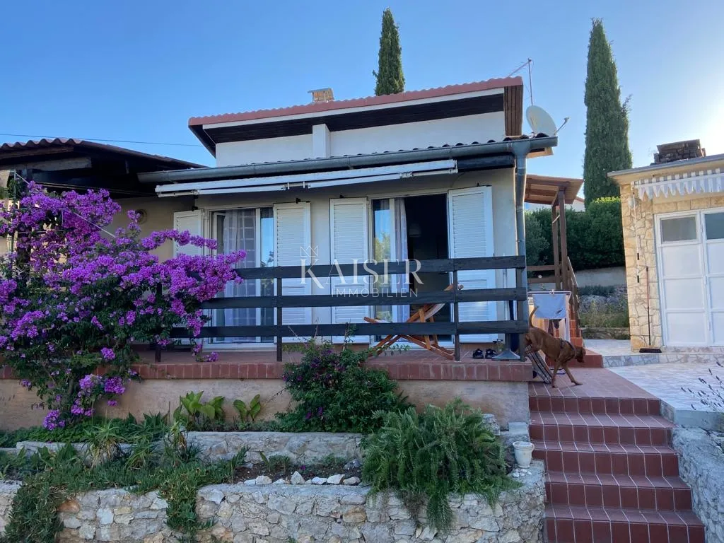 Pakoštane - Atraktivna kuća s pogledom na more, 250m od plaže