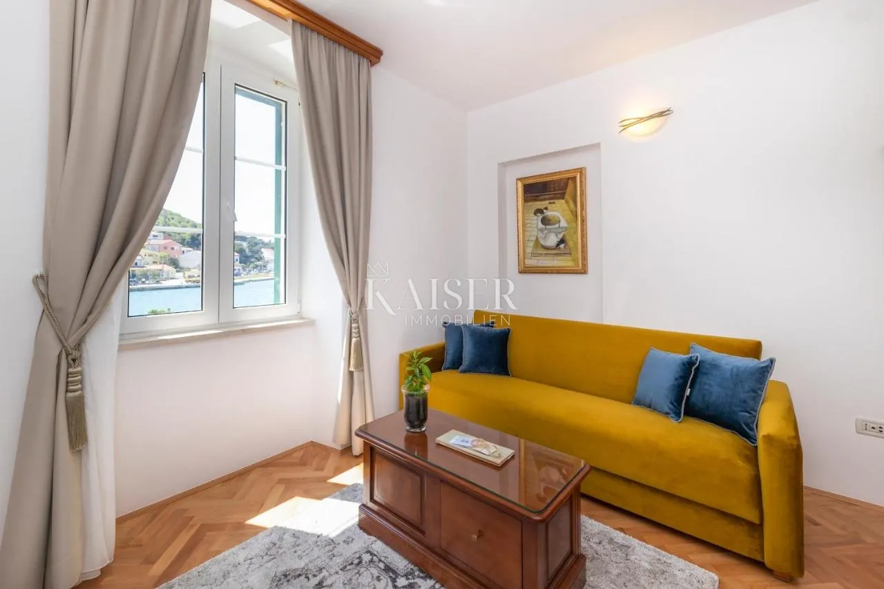 šibenik - hotel prvi red do mora - slika 19