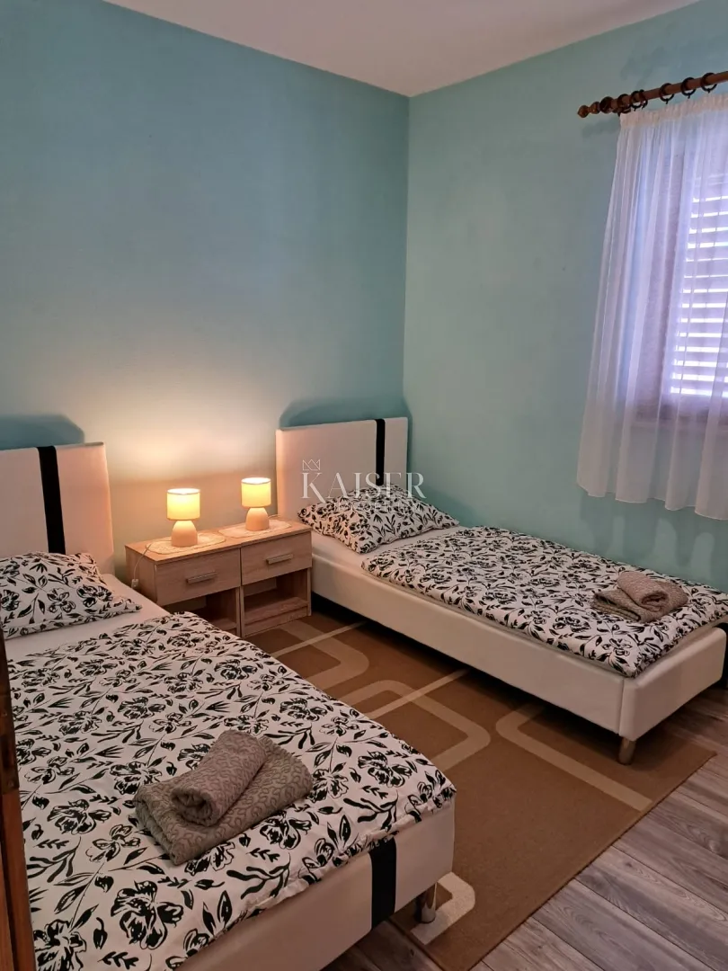 istra, medulin- apartmanska kuća 430m2 samo 200m od mora - slika 11