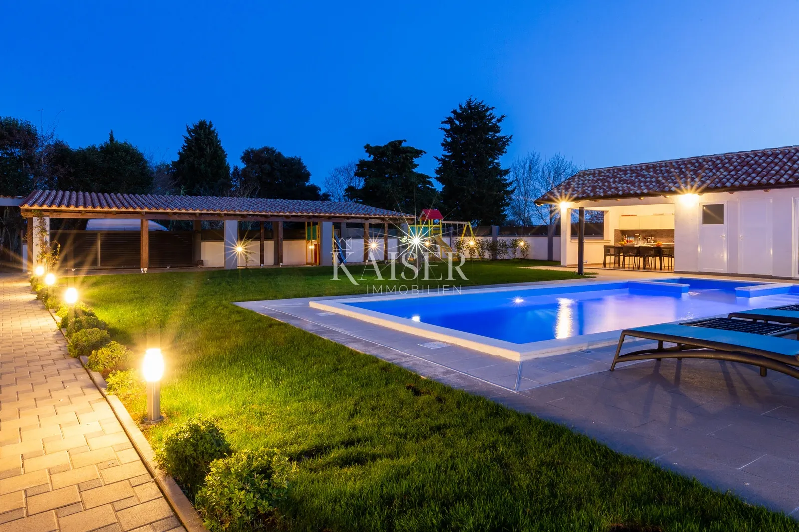 istra, pula- kuća 140m2 s bazenom i ljetnom kuhinjom - slika 28