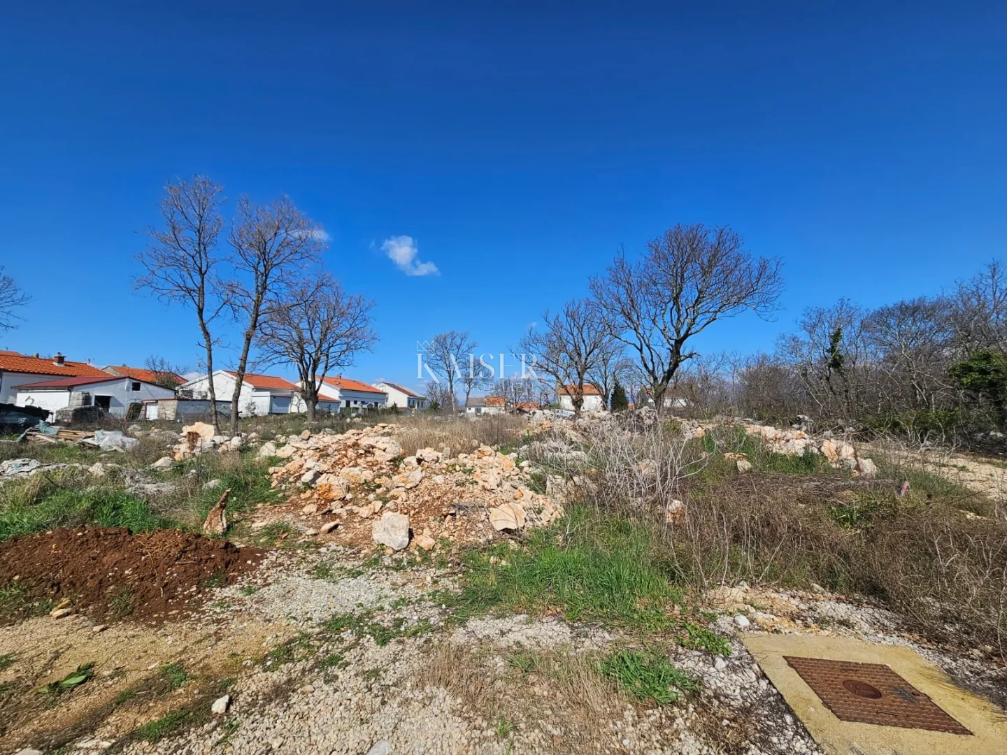 otok krk - gradilište za zgradu sa 4 stambene jedinice - slika 2