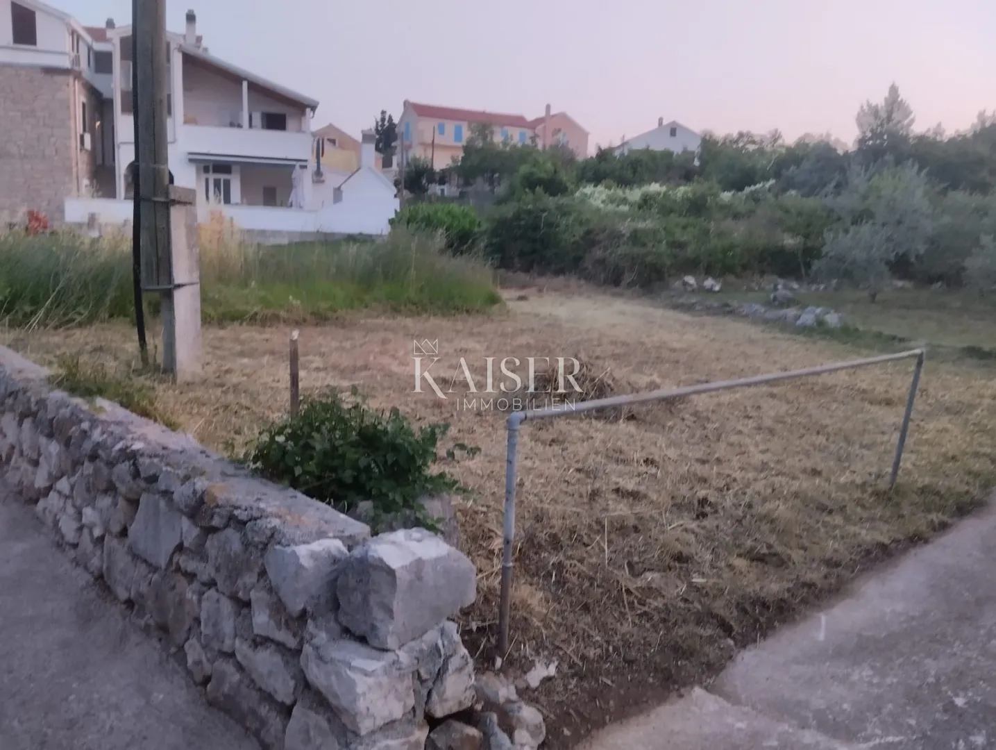 Otok Iž- Građevinsko zemljište u centru - Veli Iž, Zadar