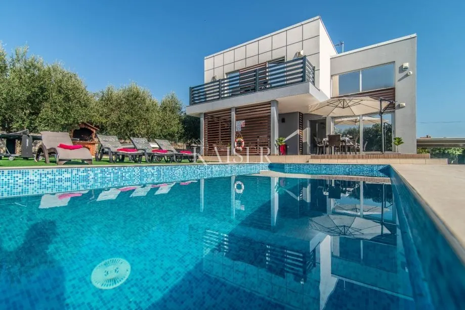 istra, vodnjan- vila s bazenom i pogledom na brijune - slika 3