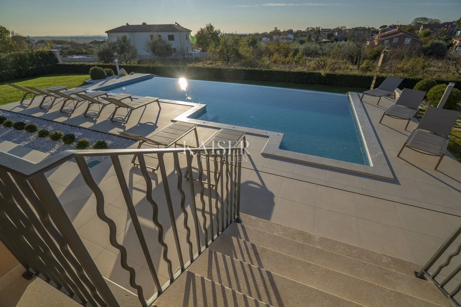 istra - okolica poreča - vila s bazenom, 380 m2 - slika 2