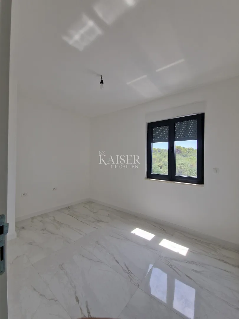 okrug gornji, čiovo - luksuzni penthouse s krovnom terasom i panoramskim pogledom na more - slika 25