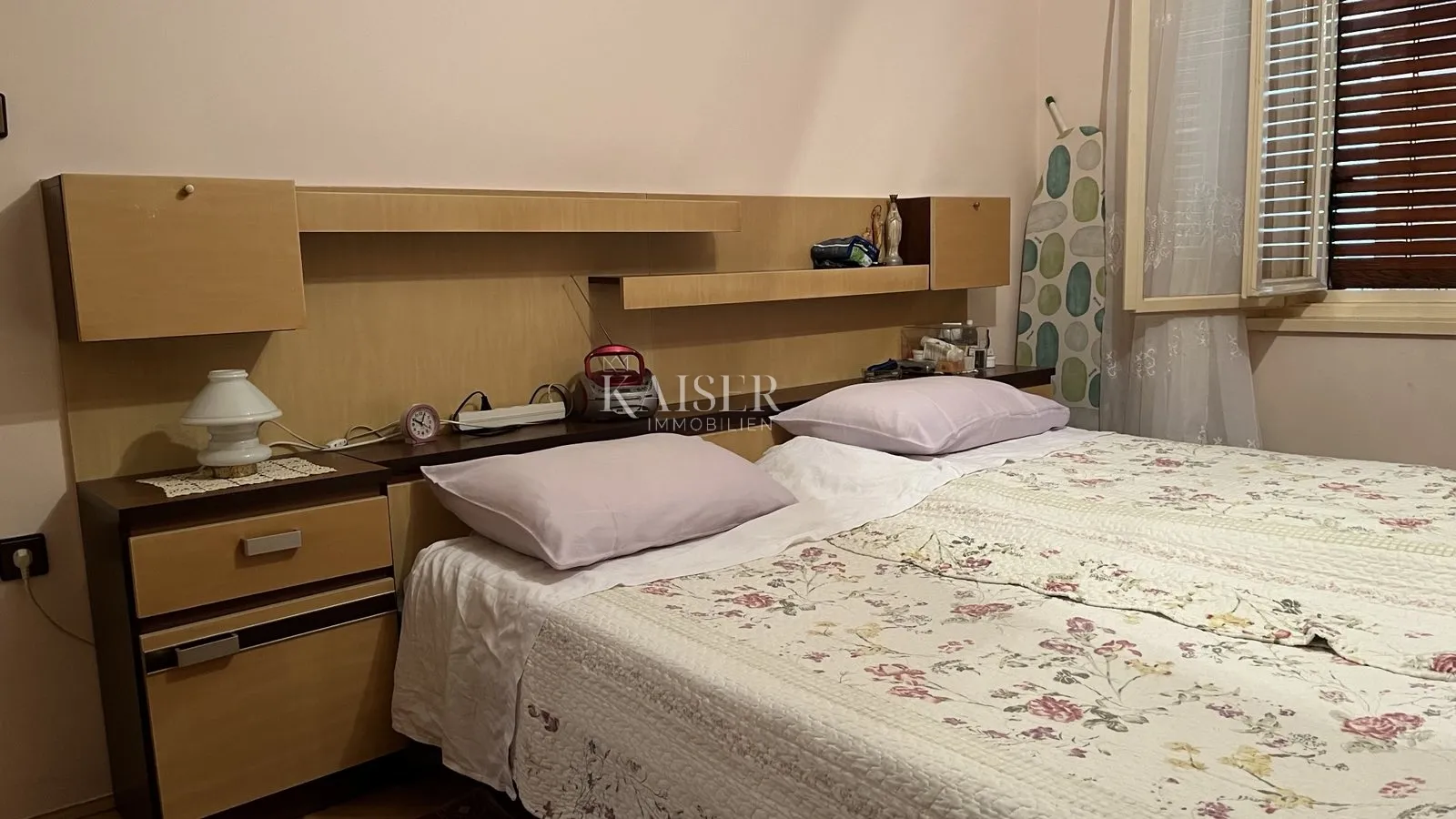 rijeka, trsat - kuća s tri stana, dvije garaže i pogledom - slika 8