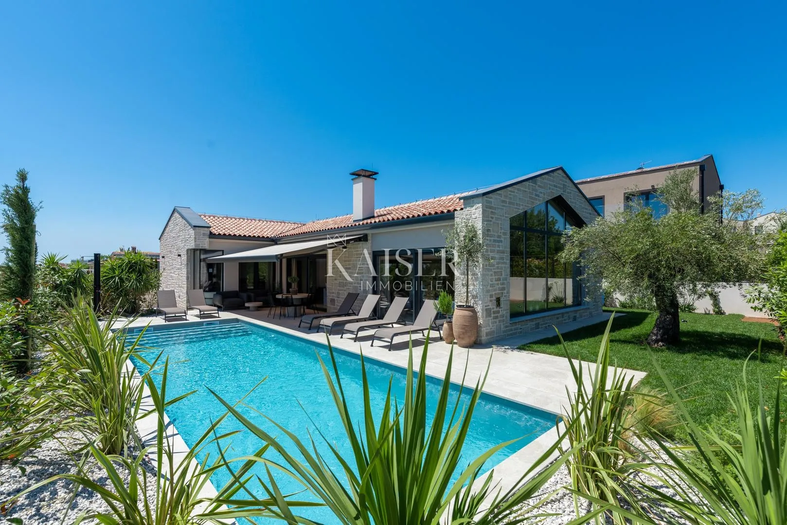Istra, Poreč - dizajnerska vila s bazenom - 2 km od mora