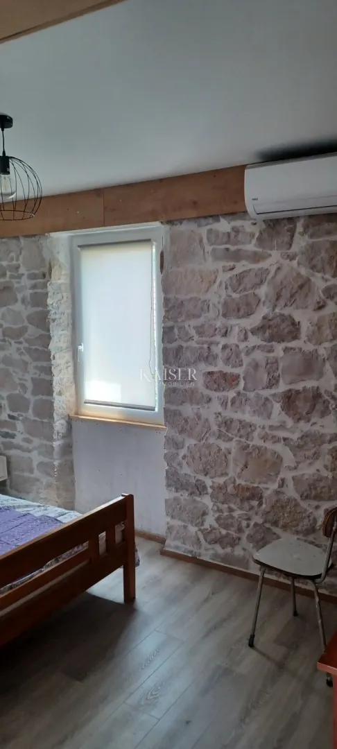 veli iž – autentična, renovirana kuća u staroj jezgri - slika 7