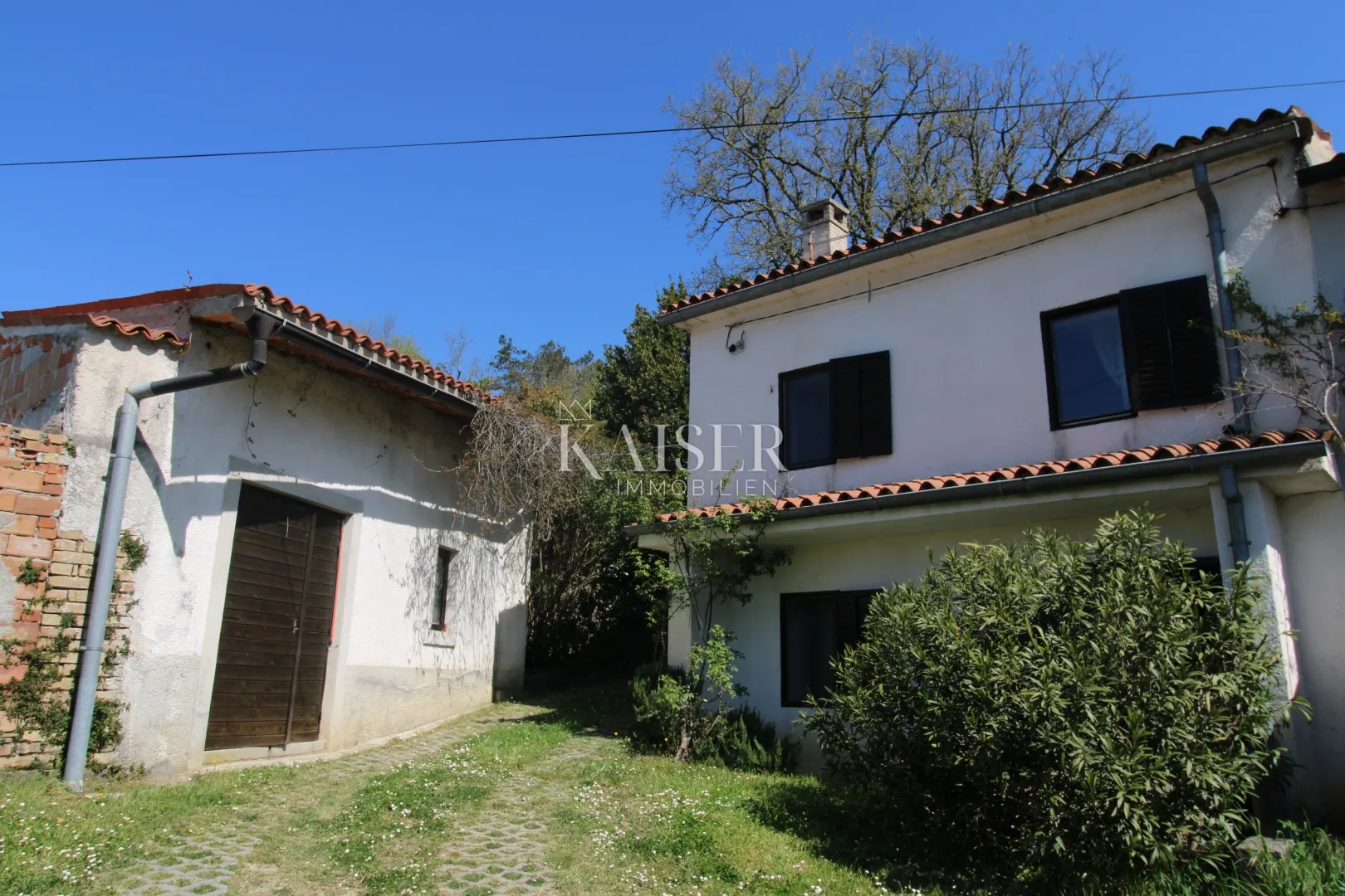 istra - buzet, kuća sa imanjem na 20000 m2 - slika 2