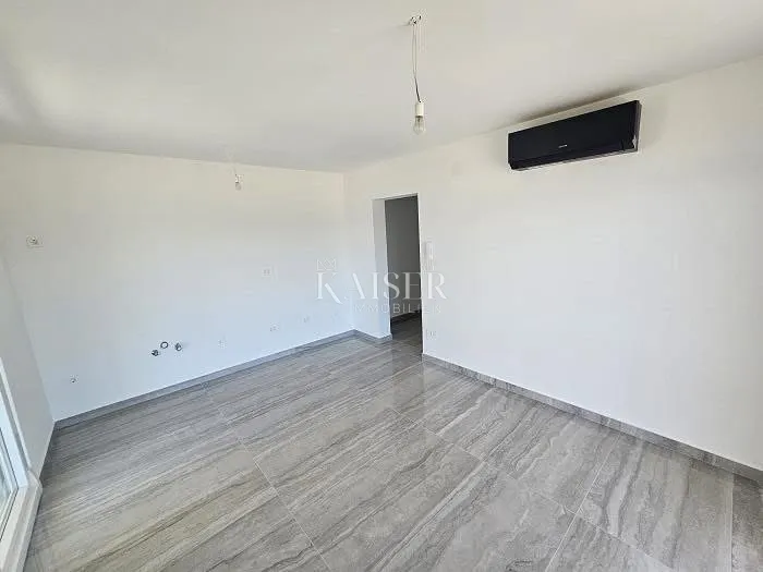 pag, povljana - apartman 56 m2 prvi red do mora - slika 7