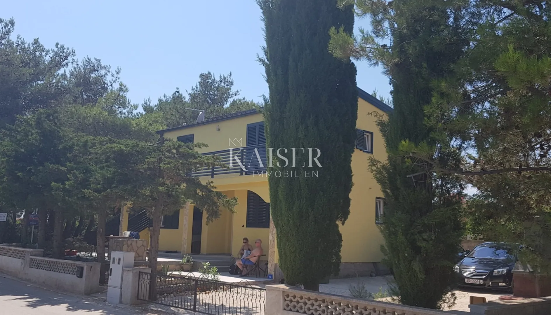 otok vir- kuća 220m2 ,s 3 apartmana - slika 9