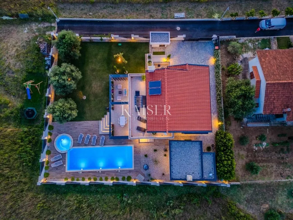 zadar, privlaka – moderna vila okružena maslinicima, vinogradima i nepreglednim poljima koja se stapaju s horizontom mora - slika 48