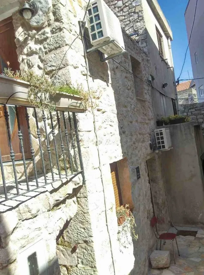 šibenik, tisno - apartmanska kuća u nizu - slika 2