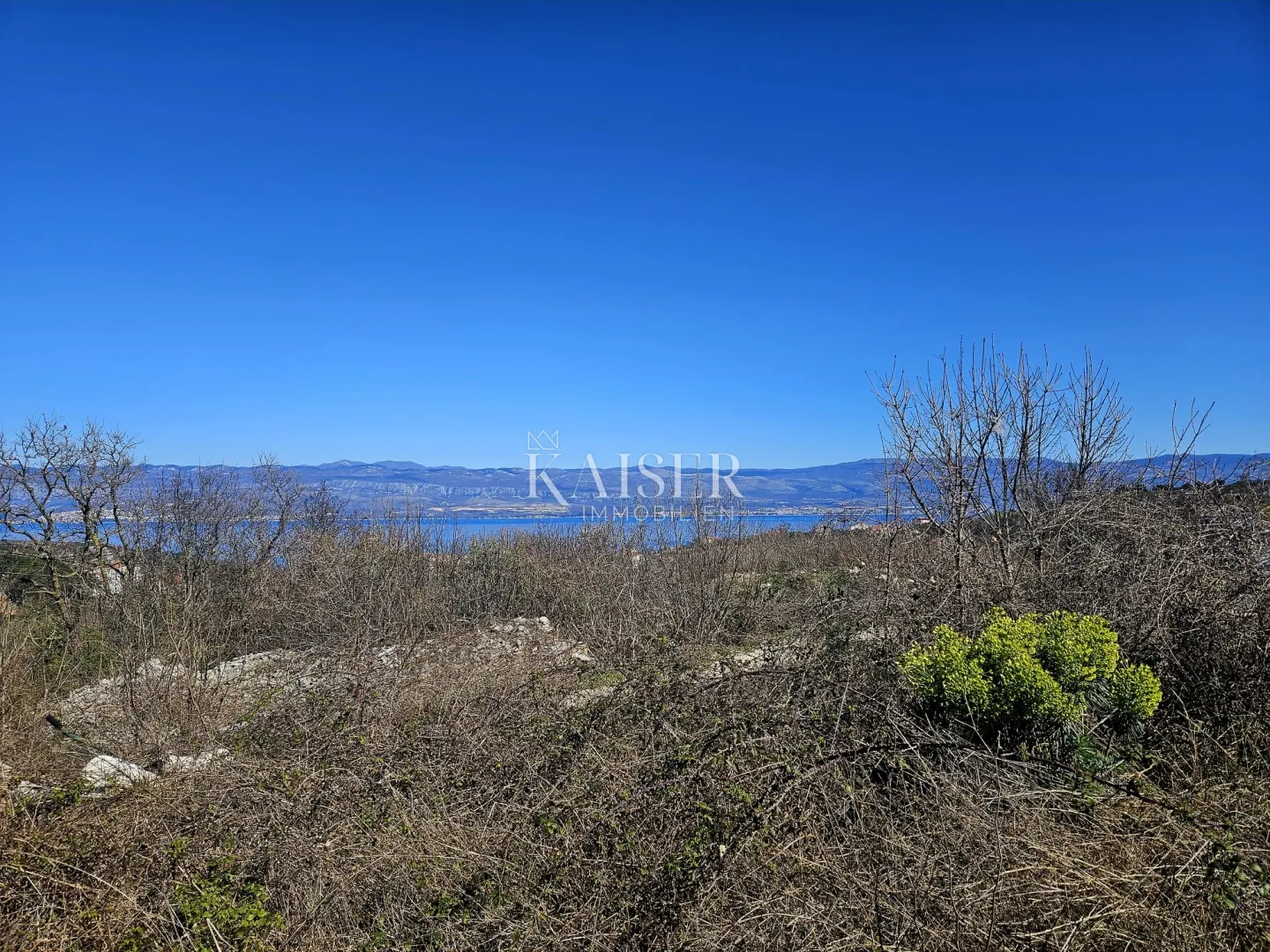 vrbnik - građevinsko zemljište 2.500m2, pogled more - slika 2