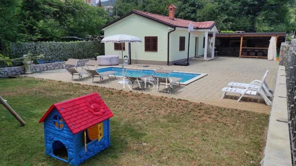 Opatija, Matulji, Rukavac, obiteljska kuća s vanjskim bazenom - Rukavac, Matulji